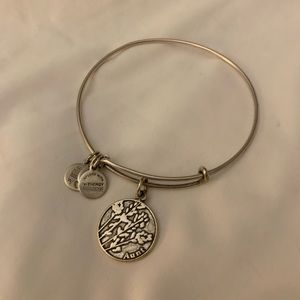 “Aunt” Alex & Ani
